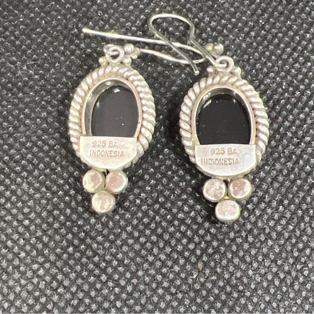 Suarti Onyx and 925 Sterling Silver Dangle Earrings made in Bali - Picture 2 of 5